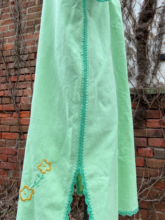 Vintage 1970s boho green and gold crochet trim su… - image 4