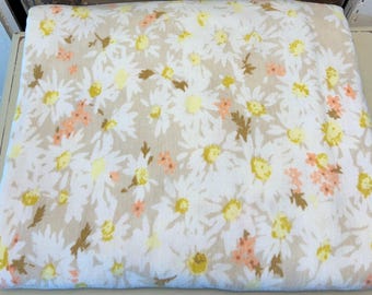 Vintage Floral Blanket: Satin Trimmed Lightweight Bedspread