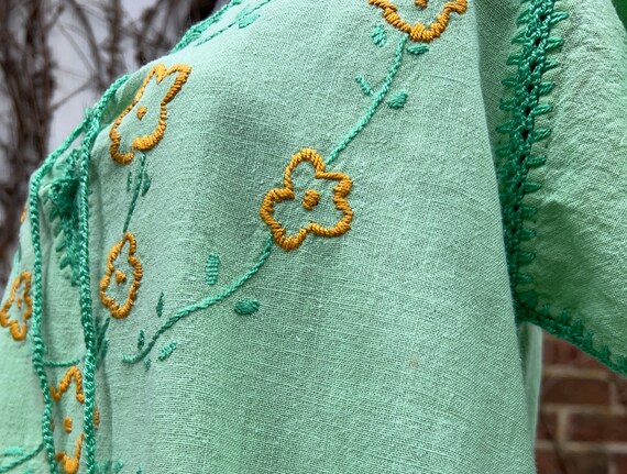 Vintage 1970s boho green and gold crochet trim su… - image 6