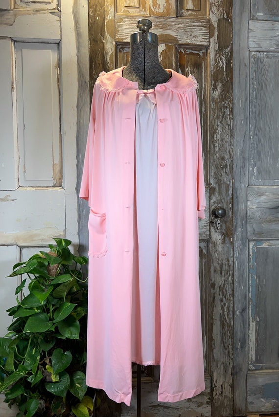 Vintage pink Shadowline peignoir set, nightie and 