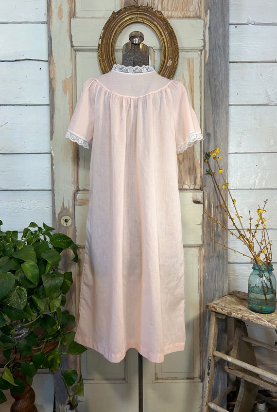 Vintage pink cotton nightgown with embroidery and… - image 4