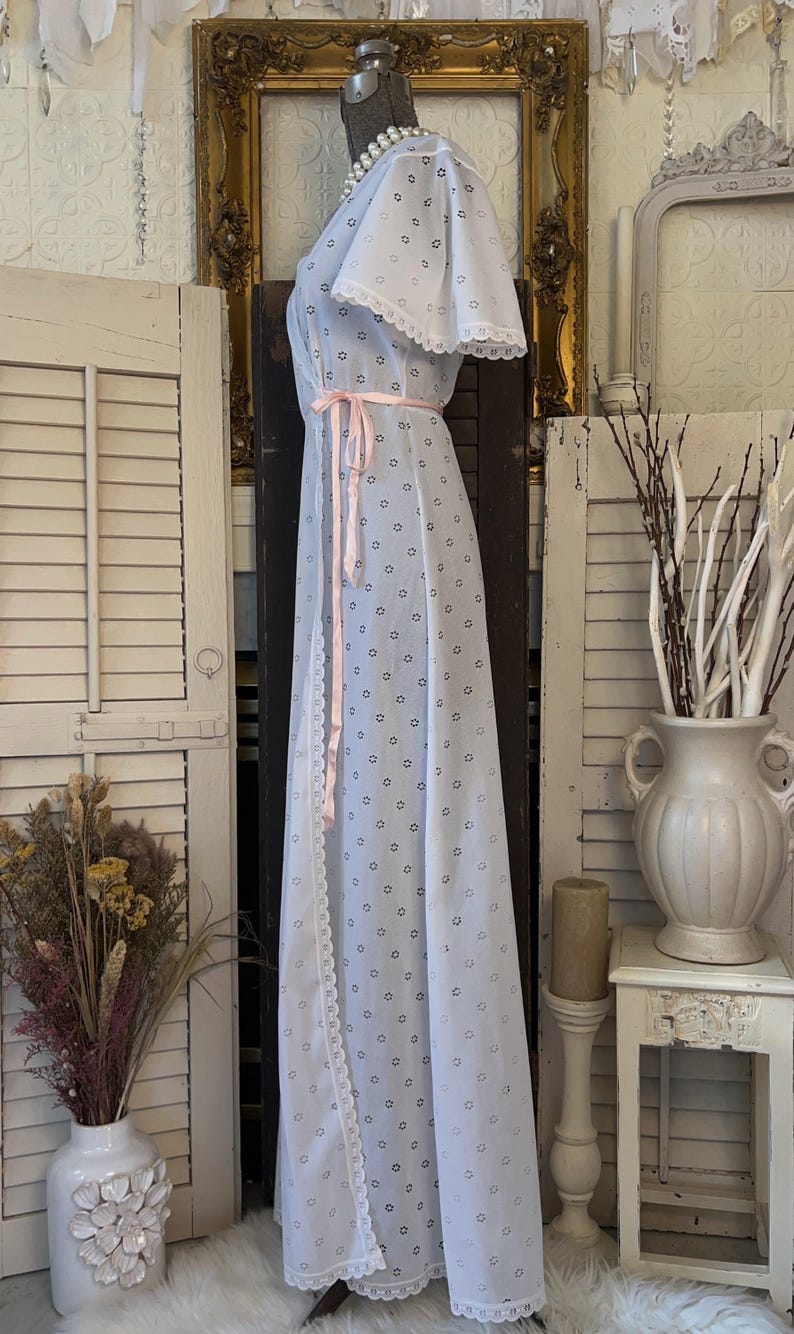 Vintage White Eyelet Lace Flutter Sleeve Robe - Etsy