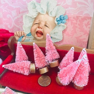 Brosse à bouteille miniature, lot de quatre, sapins de Noël roses, par VintageStudioSupply