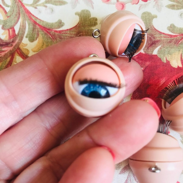 Blinking Eyeball Charm, Creepy Blue Eye, Jewelry Craft Supply