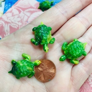 5pc. Miniature Sea Turtles,  Die-cast Plastic, Fairy Garden, Dollhouse, Craft Supplies, by VintageStudioSupply