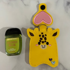 Giraffe Keychain, Hand SanitizerHolder, Hand SanitizerCase, Sanitizers Holders Custom, Hand Sanitize Holder, Gift for Her, Gift For Him