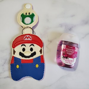 Video Game Keychain, Hand SanitizerHolder, Hand SanitizerCase, Sanitizers Holders Custom, Hand Sanitize Holder, Gift for Her, Gift for Him