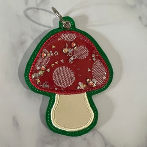 Mushroom Shaker Keychain: Cottagecore Glitter Charm