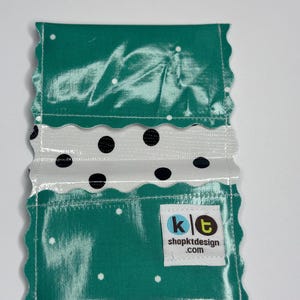 Mini billetera con tarjetero, porta efectivo, tarjetas de visita y de regalo, billetera de hule de algodón laminado con lunares verdes