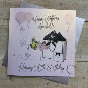 Gepersonaliseerde verjaardagskaart voor elke leeftijd - vintage roze cake, cocktailbloemen - naam en datum toevoegen, handgemaakt 30 40 50 60 65 70 80 beste kaart!