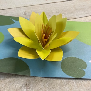 Carte pop-up - Water Lilly - design jaune ou rose par 2ToTango