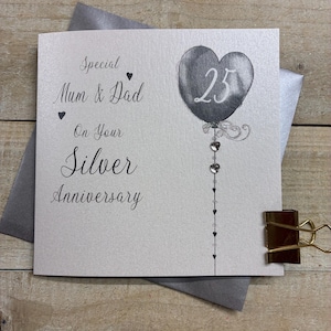 Tarjeta de plata del 25.º aniversario para abuelos, esposa, mamá y papá, mamá y papá - corazón O campeones