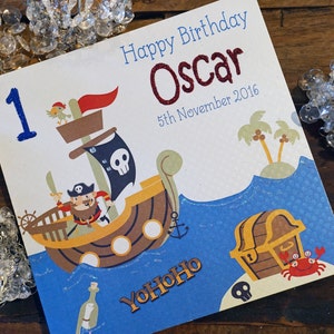 Cartão de aniversário personalizado, idade 1, 2, 3, 4, 5 - Design de navio pirata P16-71, tesouro de piratas, caveira e ossos cruzados, filho, neto