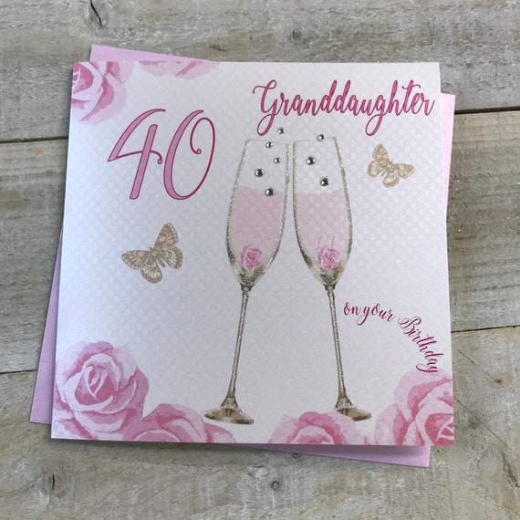 Tarjeta De Cumpleaños 70 Años - Diseño Elegante Con Copas De Champán Y Rosas | Blanco Y Rosa | Hecha A Mano En Reino Unido