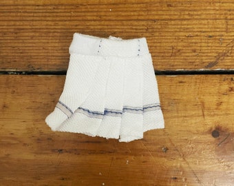 Falda plisada blanca vintage tamaño muñeca Sindy