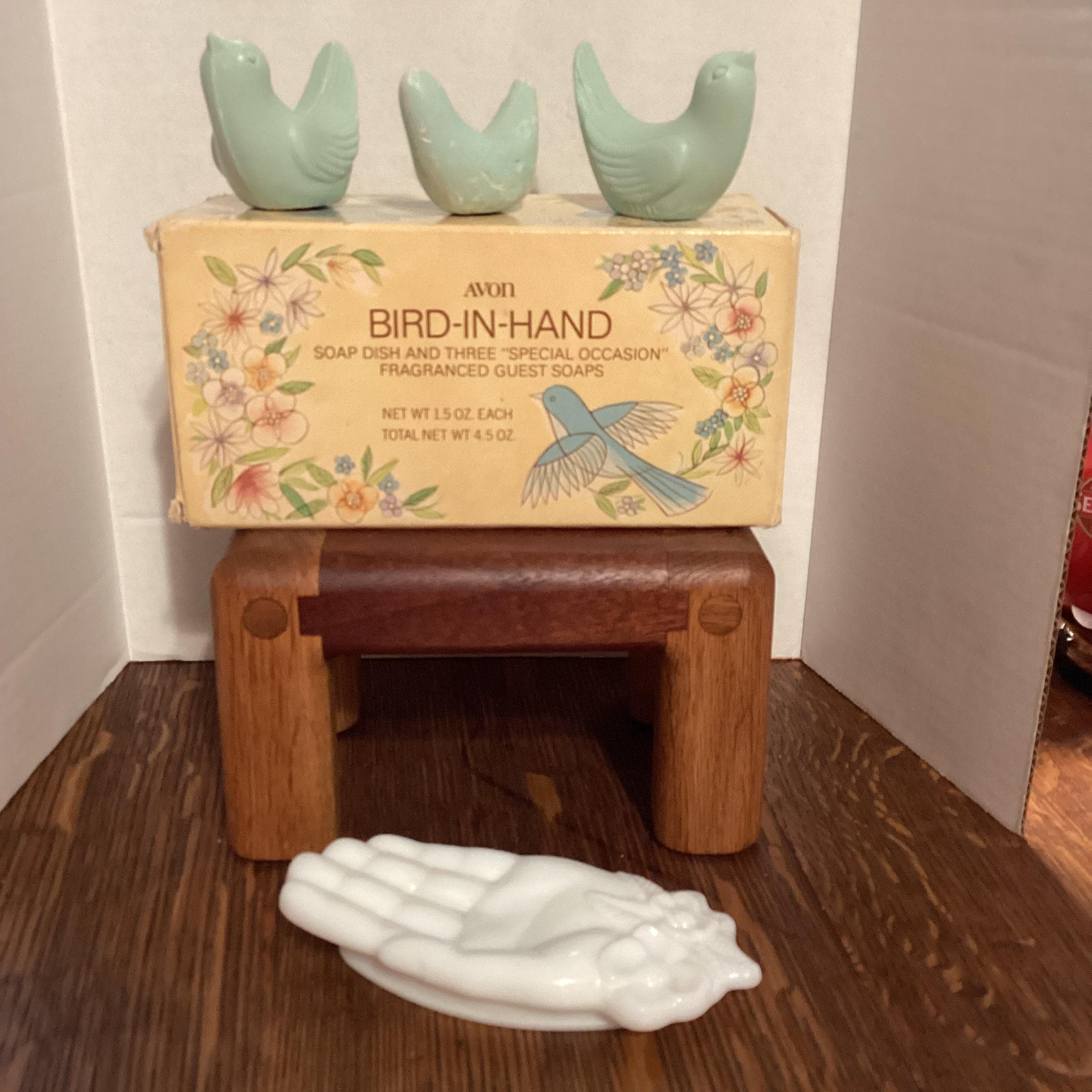 Vintage Avon Bird-in-hand Milk Glass Soap Dish With Bird Soaps