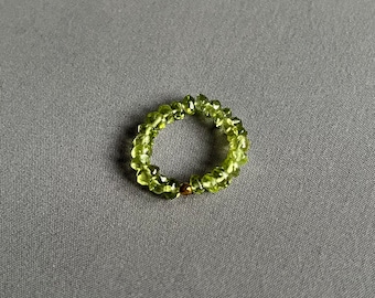 Olivine (peridot) elastic ring