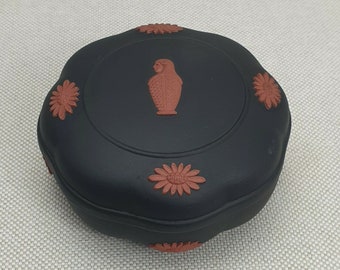 WEDGWOOD BLACK ON TERRACOTTA CANDLESTICK WITH ANTHEMION CAMEOS PERFECT WEDGWOOD BLACK ON TERRACOTTA CANDLESTICK WITH ANTHEMION CAMEOS PERFECT