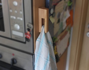High-quality wooden towel holder | Universal and easy to use | Combination of two types of wood