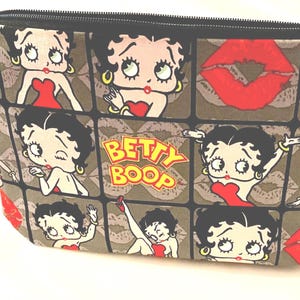 Betty Boop Licensed Lips print fabric wristlet,  Betty Boop Pouch, Betty Make Up Bag