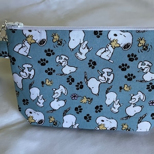 Snoopy print fabric wristlet, Snoopy with Woodstock print Pouch, Make Up Bag, Animal Lover Gift, Dog Lover Gift, Vet Gifts
