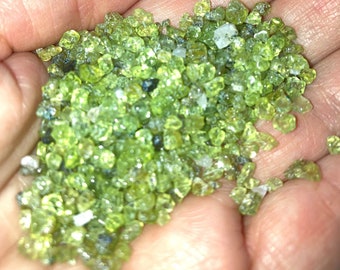 Peridot Crystal Chips // Tumbles // Tumbled stones // Crystals // Gemstones // Jewelry Making // Candle making