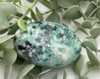 Chrysocolla Palmstone // Palm Stone //Healing// Natural // Video