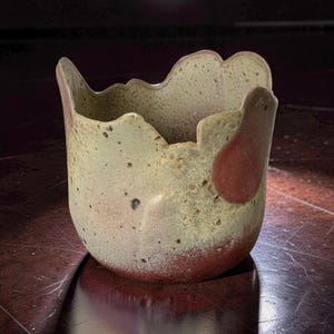 Johan van Loon (1934-2020) - modern ceramic art vase - contemporary ceramic art - handmade studio pottery.