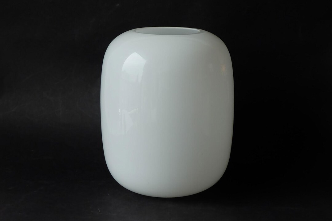 timo-sarpaneva-for-iittala-finland-jurmo-3033-minimalist-design-vase