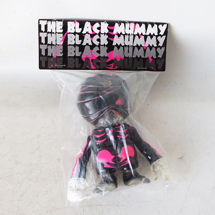 Secret Base Japan - Set of 5 Designer Vinyl Toys / Art Toys / All