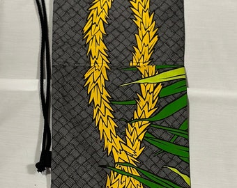 Hawaiian Print Pa’u Skirt Drawstring Shoulder Bag Lauhala lei in Yellow Green Lauhala on Gray Weave Kauhala