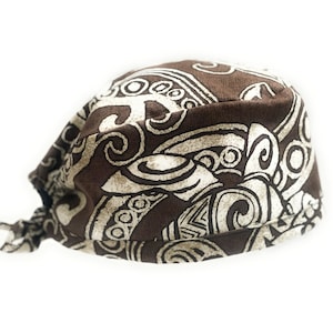Hawaiian Honu Print Scrub Cap, Brown Tribal Nurses Hat, Reversible