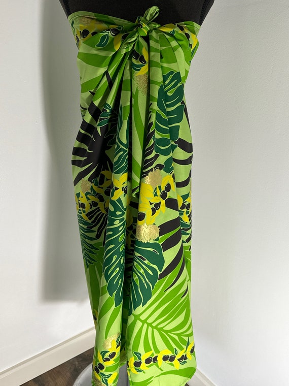 Poly Cotton Lime Green Dark Dark Green Monstera Black Lauae Shimmering GOLD Lehua Hawaiian Print Pareo / Sarong / Beach Cover up or Wrap