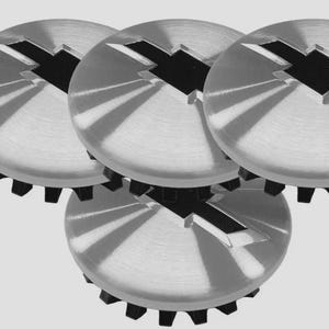 Juego de 4 tapacubos centrales para Chevy de 83 mm pulidos con logotipo negro, compatibles con Silverado, Tahoe y Suburban.