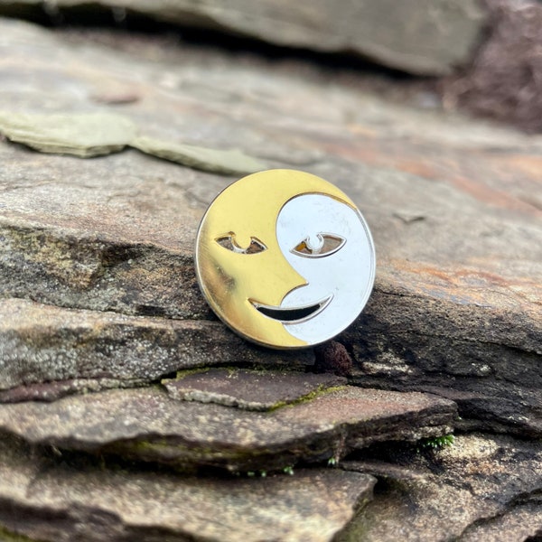 The Owl House Collector Pin, The Owl House Pin, the owl house collector, the owl house pin, the Collector Pin, Owl House Pin, Moon Pin