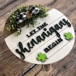 Saint Patrick's Day Front Door Decor Welcome Saint Patty's Day Front Door Sign Clover Door Hanger Saint Patrick's Day Door Wreath St. Pattys