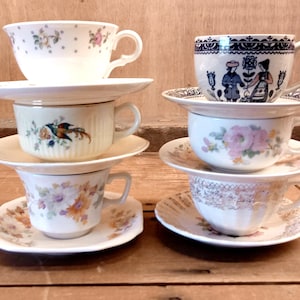 Vintage tekoppar och fat, udda set om 6