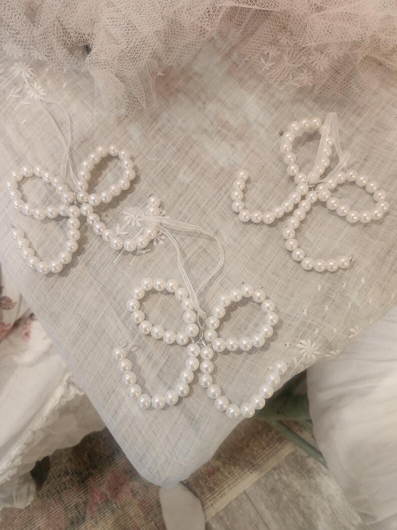 Pear Bear Flowery printed with pearl string bow