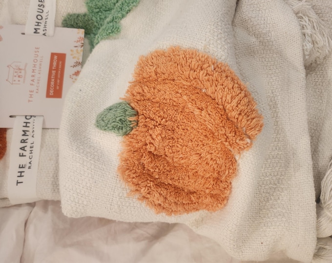 Rachel Ashwell Farmhouse Pumpkin Throw: Knit Fall Blanket With Tassels ...