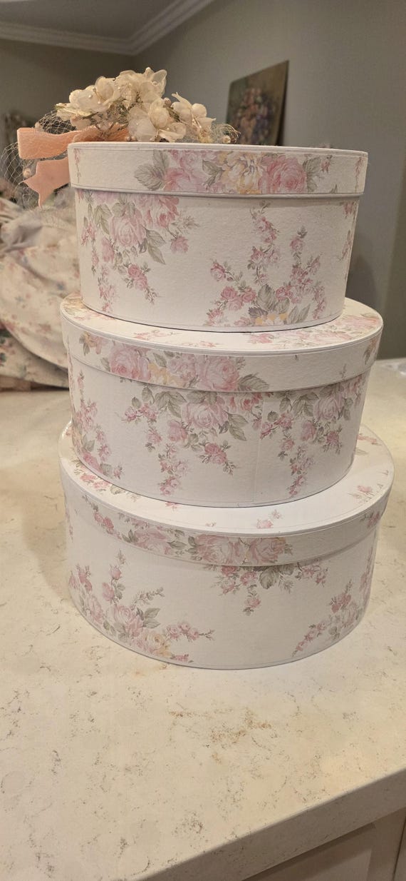 Three hatboxes shabby chic - image 10