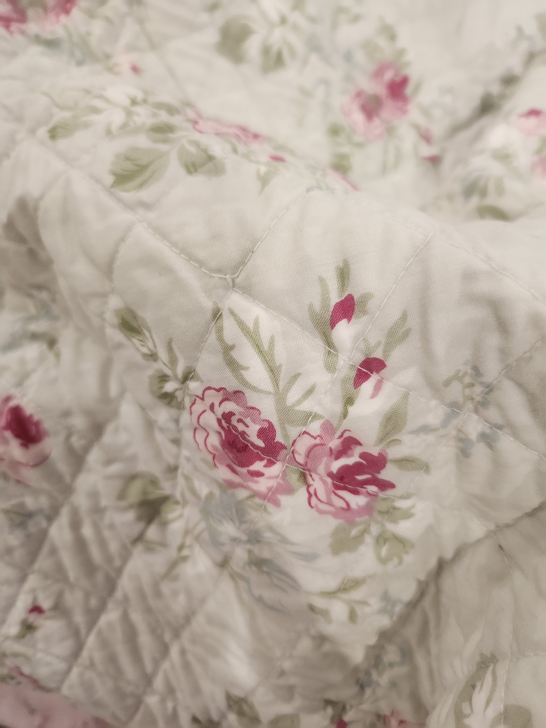 Simple Shabby Chic Queen Floral Quilt Two Matching Shams