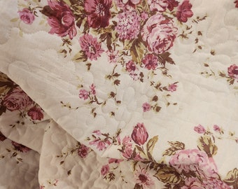 Lightweight Shabby Chic Queen size floral quilt two matching shams pink white rachel ashwell holiday soft cozy gift ruffles reversible