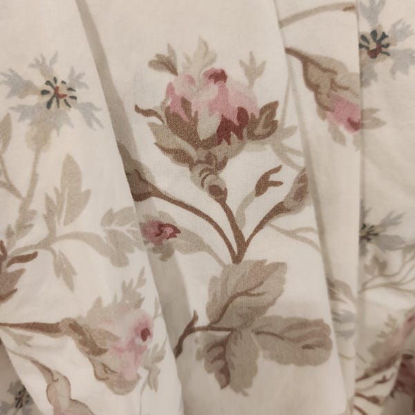 Rare retired queen simple Shabby Chic duvet two shams ruffles roses flowers floral bedroom cotton target soft cozy Rachel ashwell