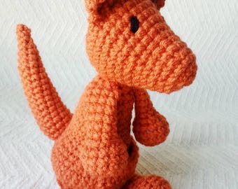 Kangourou Baby Rattle / Crochet Kangourou / Animaux en peluche pour les bébés / Kangourou Amigurumi / Jouets pour bébés en peluche / Cadeau douche de bébé / Crochet Animal