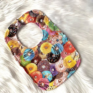 Donut Bib, Food Bib, Donut Themed Bib, Donut Lover, Donut Baby Shower, Donut Baby Clothes, Donut Gift, Donut Baby, Donut Sprinkles, Drool