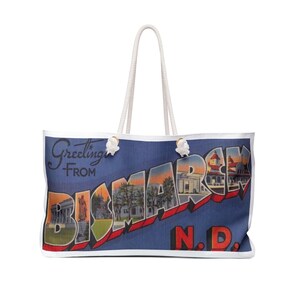Bienvenue dans le sac week-end Bismarck Dakota du Nord rétro années 50 à imprimé kitsch avec carte postale