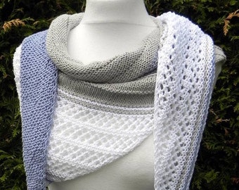 Knitting instructions for triangular shawls in 2 versions