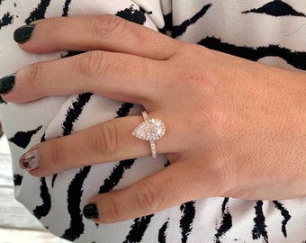 2.50 Carat Pear shape Lab Grown Diamond, "F" Color "VS1" Clarity Halo Style Engagement Ring 18k White Gold