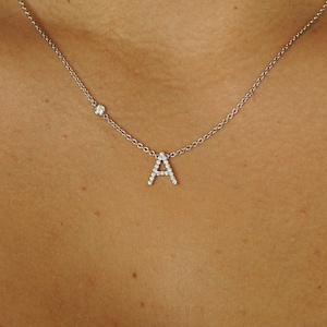 Collar de oro blanco con inicial de diamante: colgante de letra personalizado, añade varias letras, delicado y elegante.