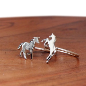 Anillo de caballo. Yegua. Potro. Ecuestre. Regalo de caballo. Unicornio. Vaquera. Joyería de caballo. Regalo para niña. Caballo salvaje. Rodeo. Granja. Amantes de los caballos